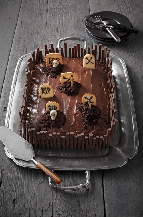 Clever Halloween Cakes to Leave You Inspired and Bewitched