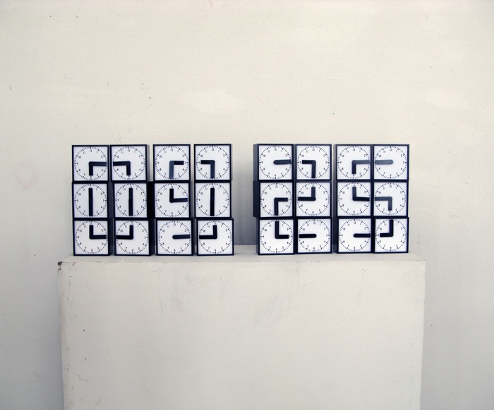 Digital Clock Made of 24 Analogue Clocks (4 pics + video)