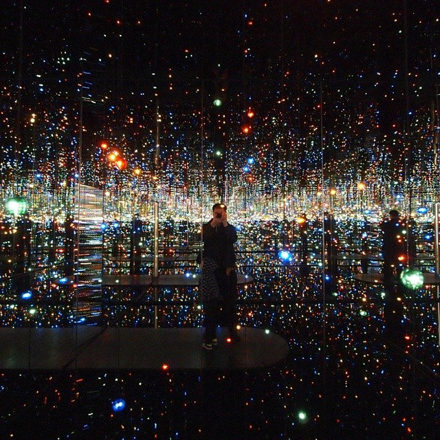 yayoi kusama the infinity room david zwirner