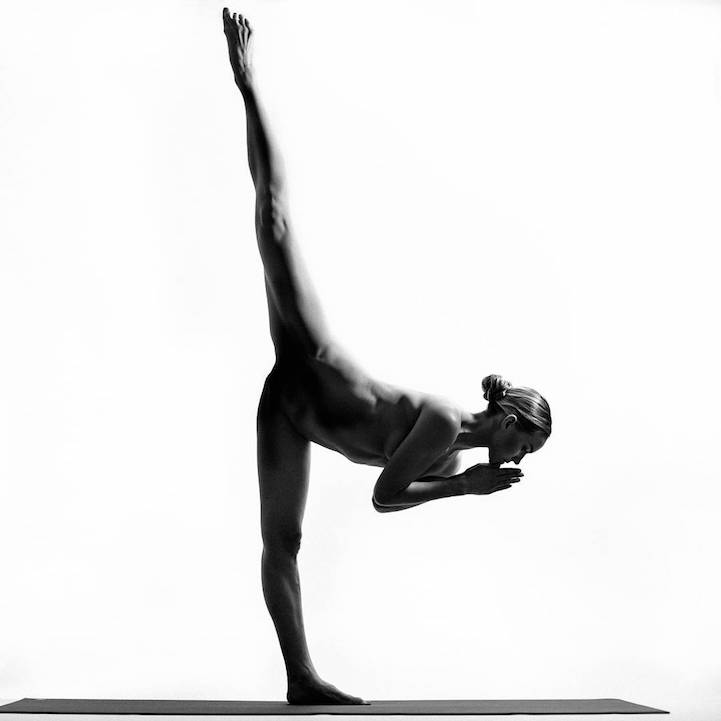 nude yoga