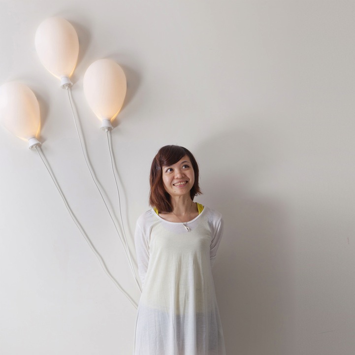 SmileInducing Balloon Lamp