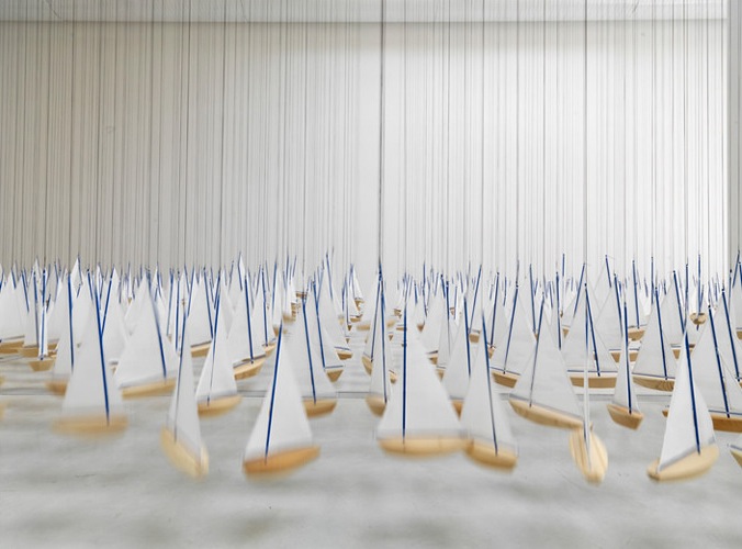 Soothing Sculpture Sails on an Invisible Sea