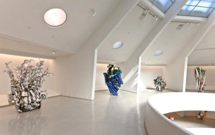 john chamberlain crushed car parts art guggenheim sculpture car art retrospective choices