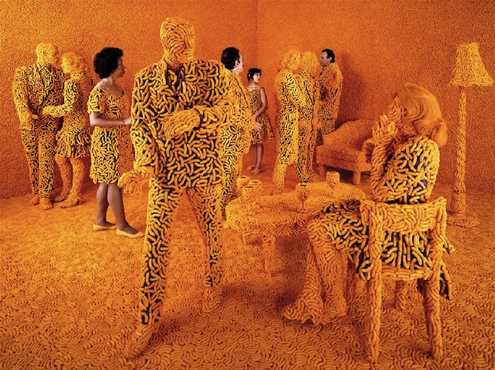 sandy skoglund surreal sets non-photoshopped scenes surrealism photography