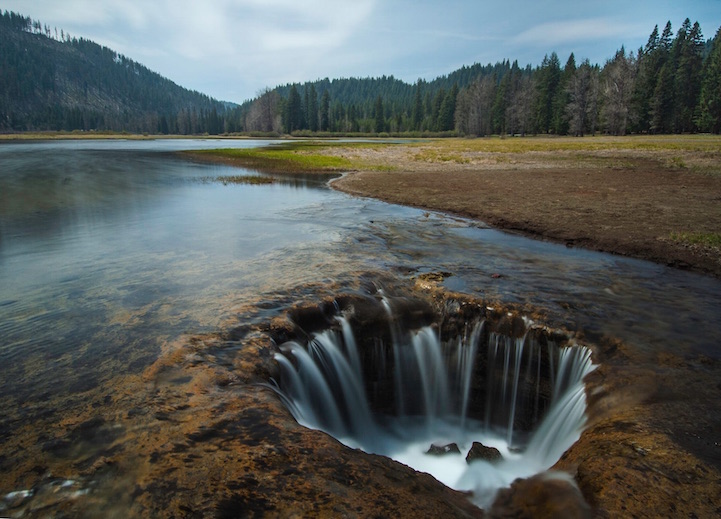 mount hood national forest lost lake hole oregon mysterious