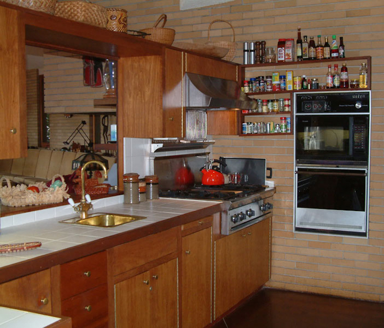 Linear Details To The Cooke Home