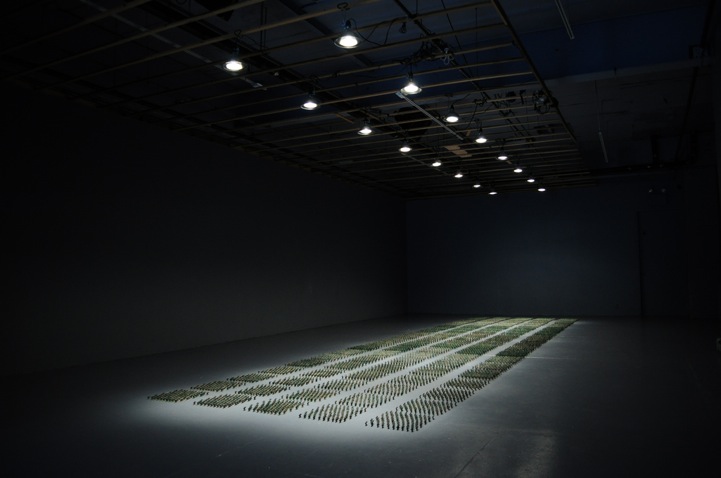 10,000 toy soldiers installation by Francis Hollenkamp
