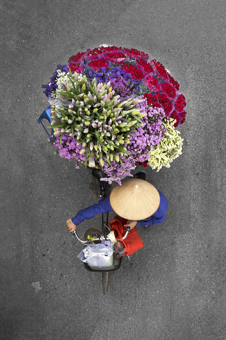 Photographer Captures Colorful Flowers On The Bicycle Of Street Vendor