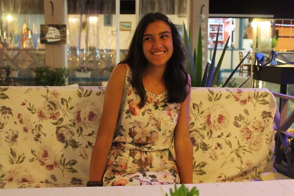 people matching inanimate objects outfits funny